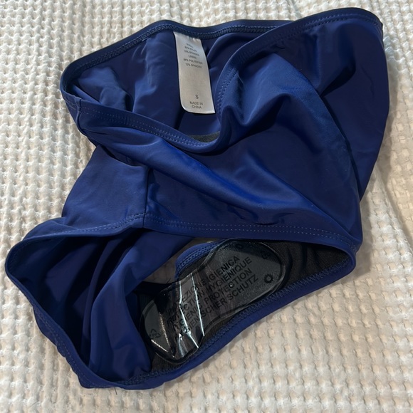 Sea Fancy small two piece - Picture 3 of 7